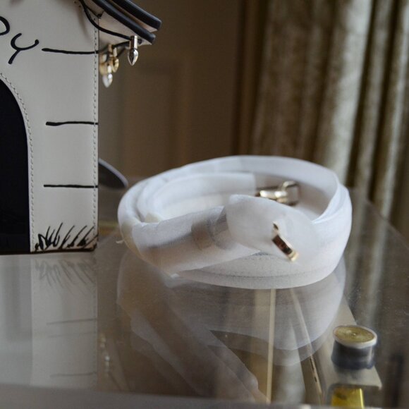 Kate Spade Peanuts X KSNY Snoopy 3D Dog House Crossbody KM630 - Picture 4 of 13